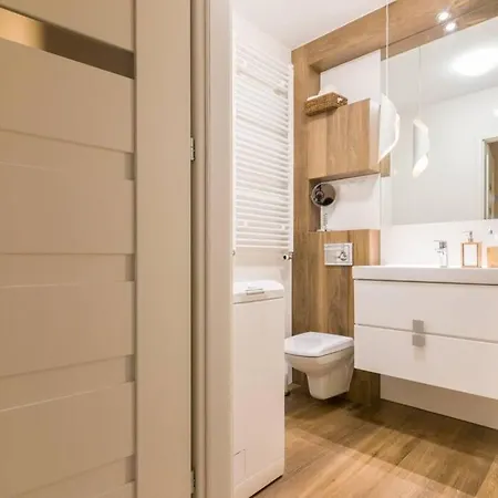 Sun House + Free Parking *