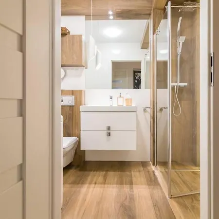 Sun House + Free Parking * Wroclaw